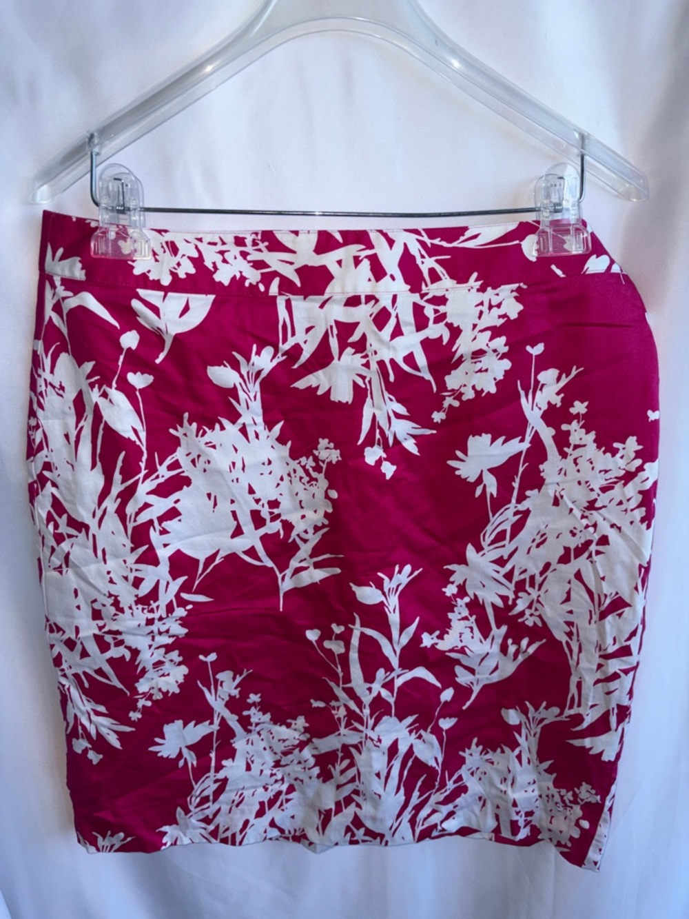 Van Heusen Pink Floral Pencil skirt, sz 8,
